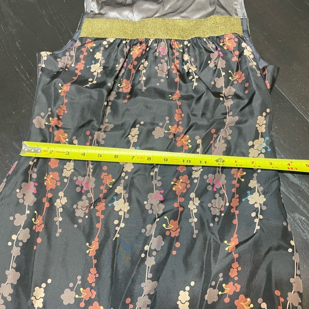 Hype silk and wool dress; back zipper; fully lined - Picture 10 of 11